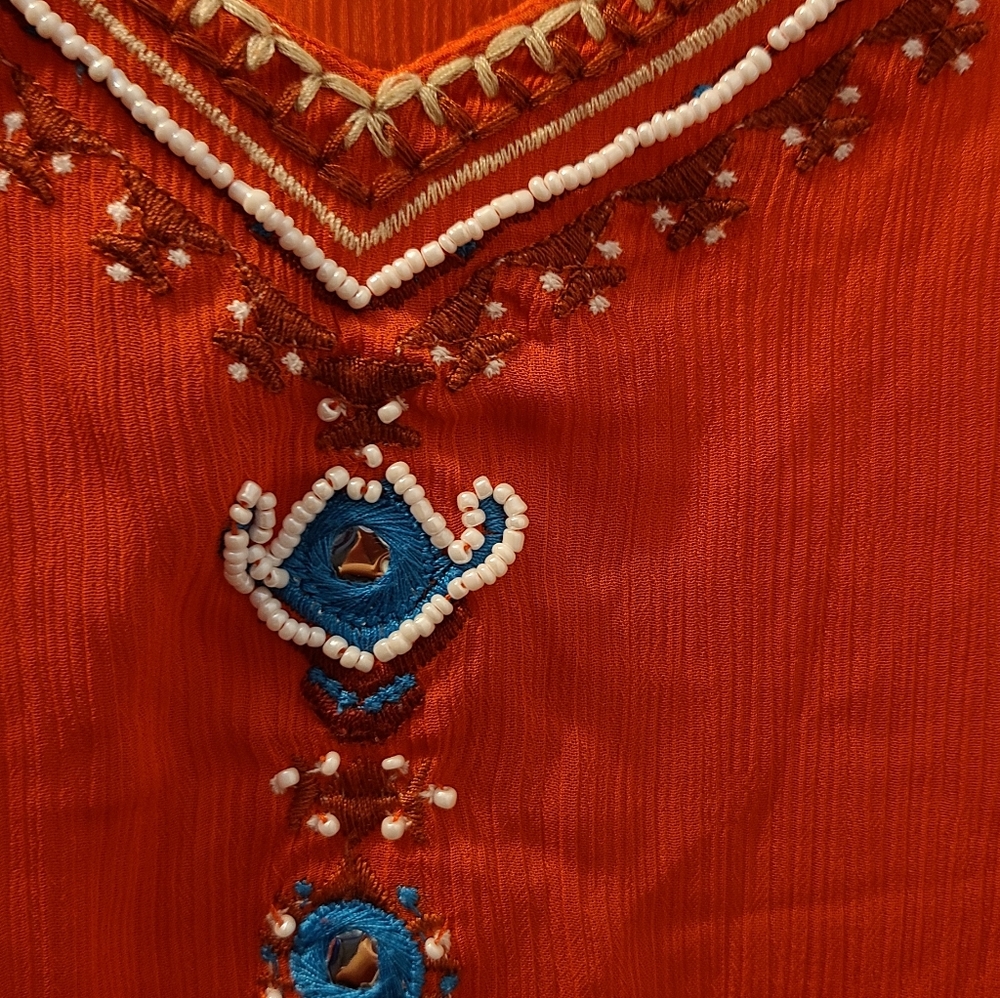 Beautiful blouse - Picture 4 of 6
